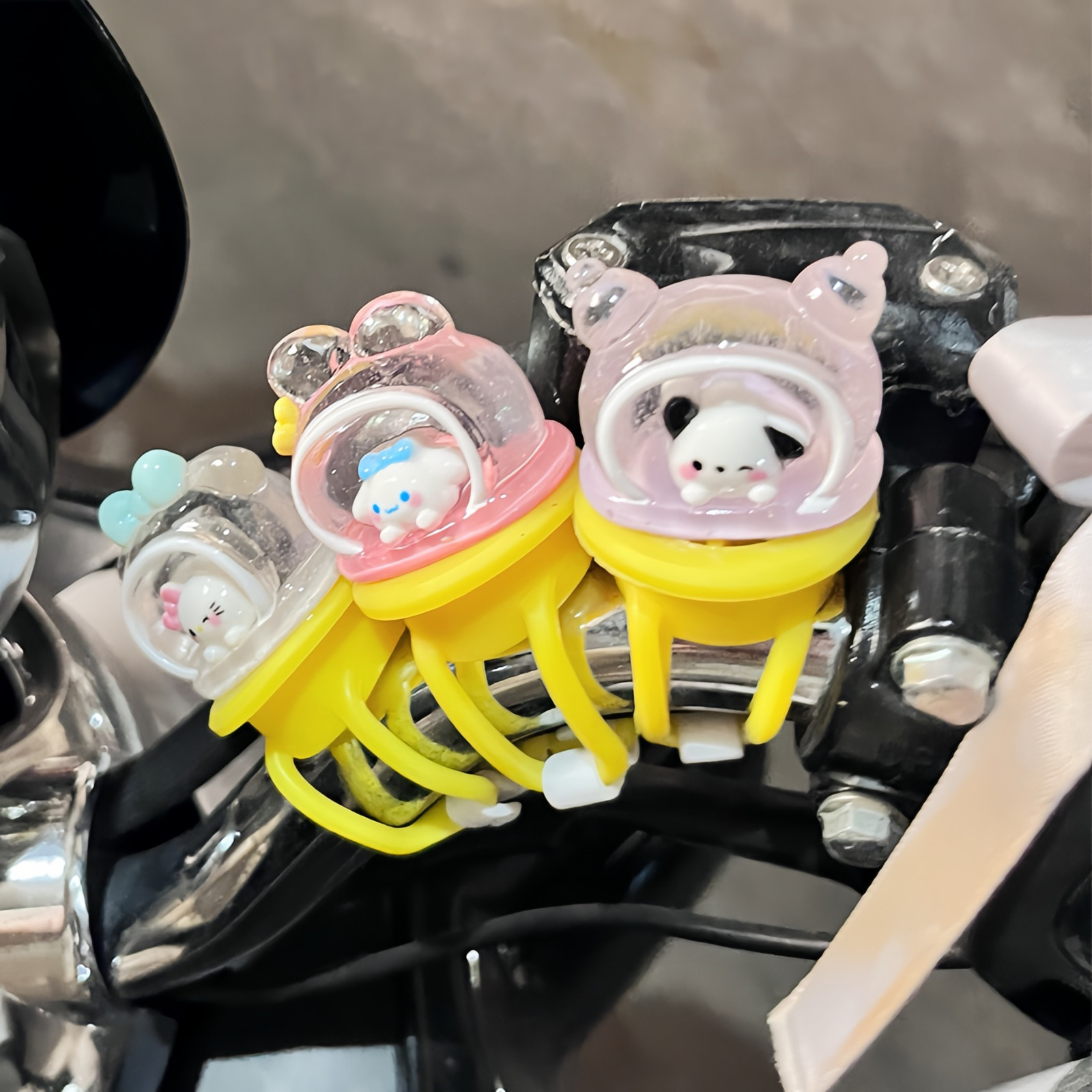 Cute pet car ornaments electric car helmet bicycle motorcycle tram cute healing trinkets straps