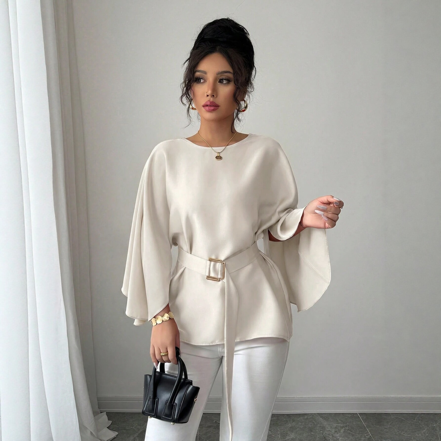 French Style Womens Blouse Soft Apricot Color Round Neck Waist Defining Slim Fit Elegant Casual Wear Wholesale