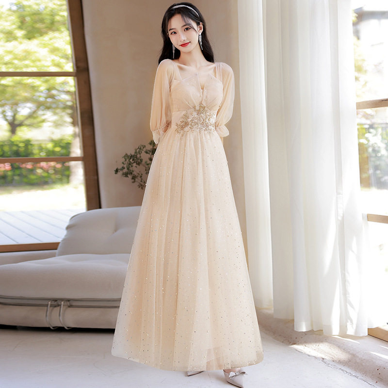 伴娘服冬季级小众香槟色拍照衣服裙子平时可穿仙气飘逸婚礼姐妹