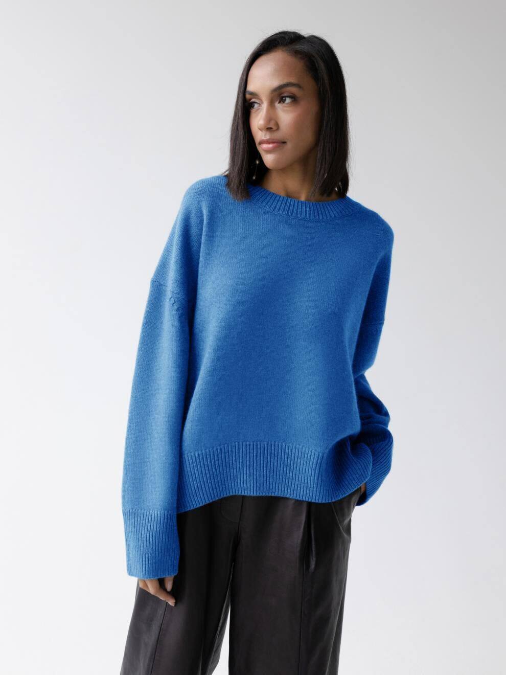 Womens Knit Sweater Round Neck Loose Fit Solid Color Autumn Winter Fashion Wholesale Available