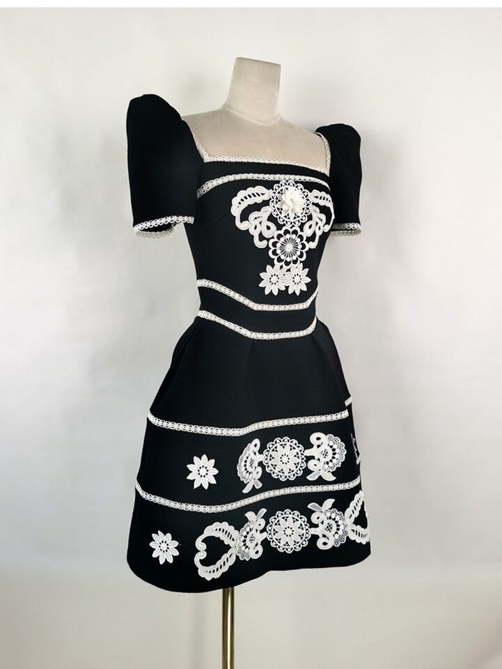Đầm Vintage Cổ chữ Vuông Tay Phồng Thêu Hoa Thiết Kế Pháp Màu Đen chi tiết 8