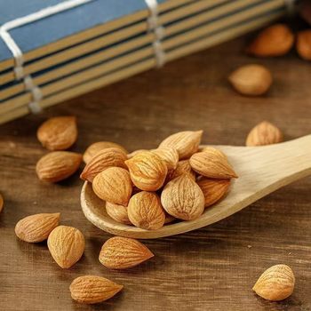 Ready-To-Eat Fried Almonds 100g Fried Peeled Almonds Nut Snacks Fried Nuts Cooked Almonds Suitable for All Ages