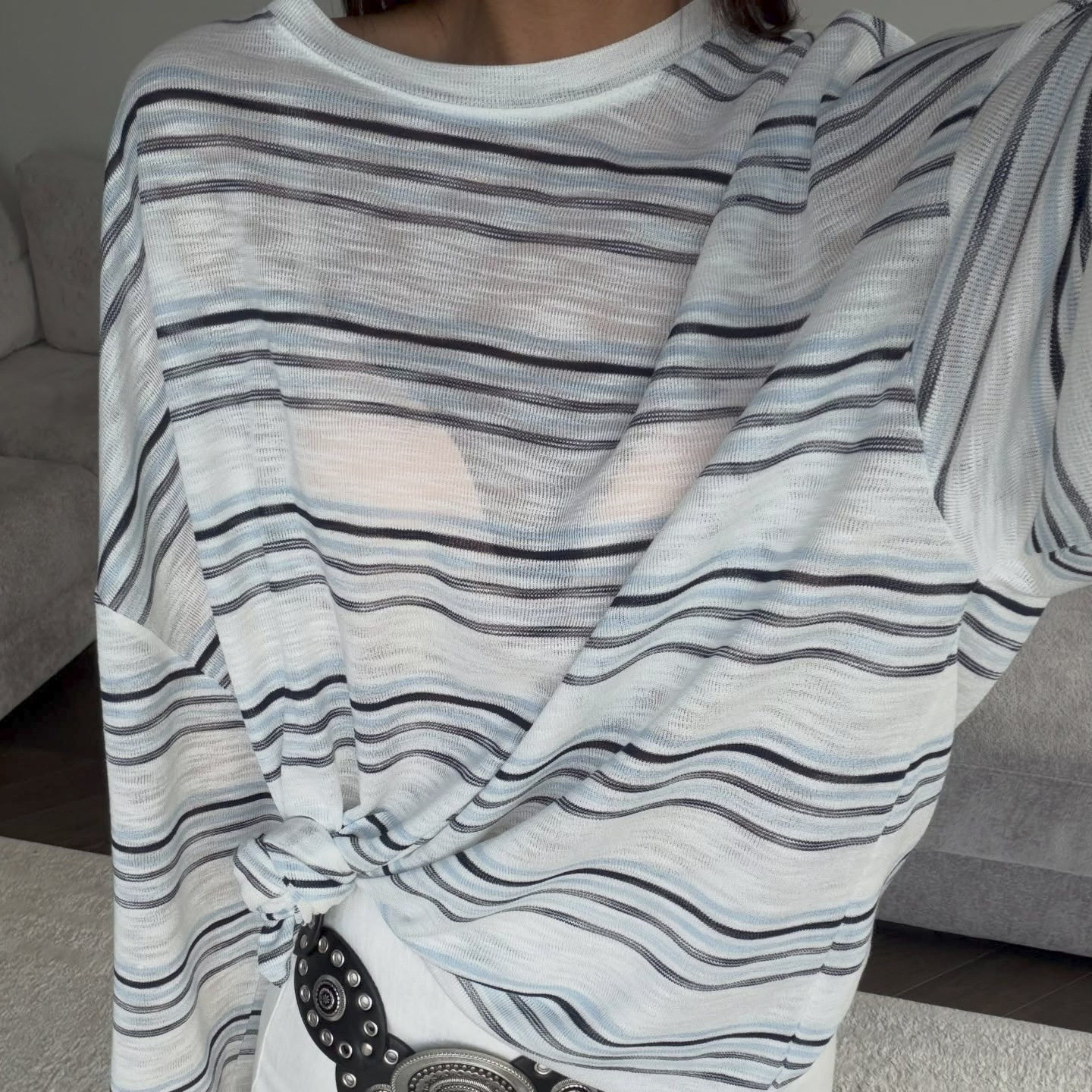 Striped Loose Fit Long Sleeve T Shirt for Women Stylish Knot Design Casual Everyday Wear Wholesale Available
