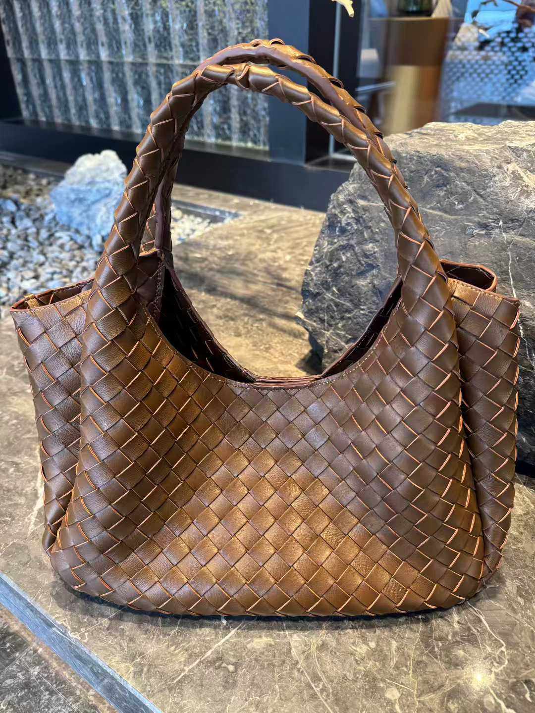 Cross-Border 2025 Simple Fashion Tote Bag Nappa Sheepskin Retro Woven Shoulder Bag Large Capacity Factory Wholesale