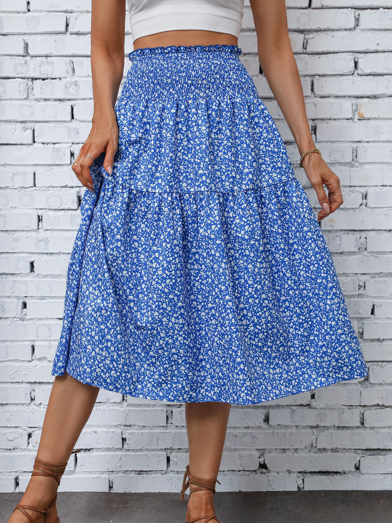 Floral Print Midi Skirt Summer Fashion Lightweight Fabric Stylish Design Perfect for Casual Outings Wholesale