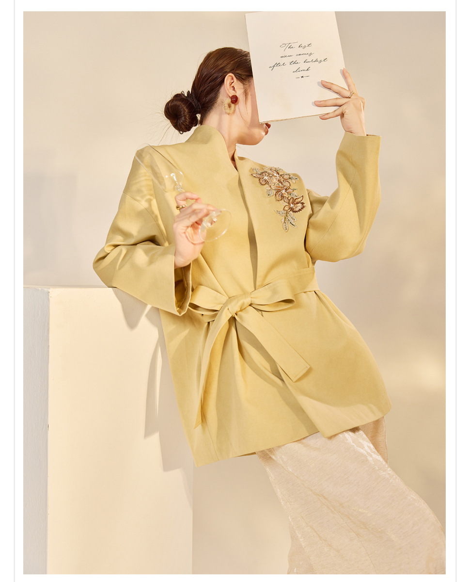 Áo khoác nữ dáng rộng thắt eo dây buộc, cổ V thêu đính hạt cao cấp — Hồng vàng (giao hàng 7 ngày)
