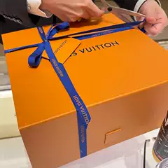 Focus on Quality, One-To-One Replica of European and American Luxury Brand Items, New Model Embossed Folding Box, Can Add Printed Logo