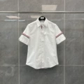 Short-sleeved shirt with webbing in both sleeves