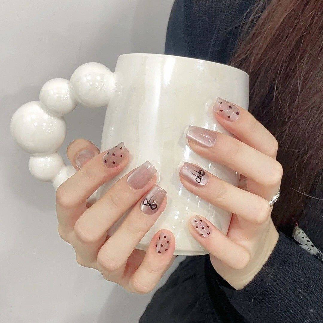 Sweetheart Cat Eye Handmade Nails, High-End Spring/Summer Hot Style, Ice Transparent, Ins-Style, Gentle and Whitening Manicure