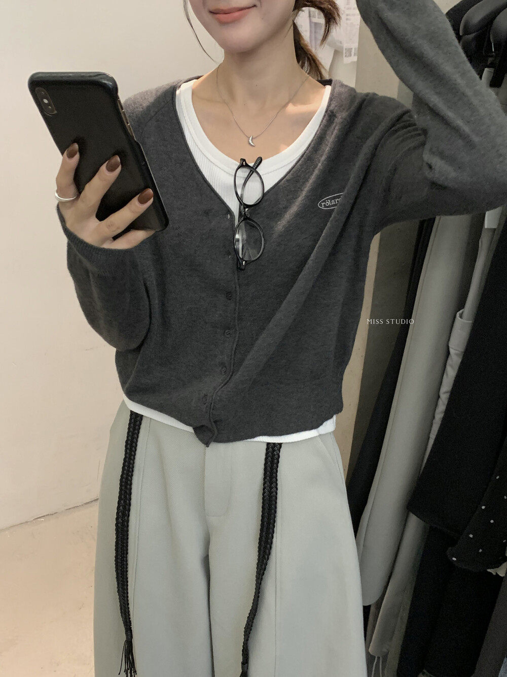 Recommended for High-Volume Sales! [Miss Misijia] Soft and Waxy V Neck Letter Embroidered Knitted Cardigan 11505