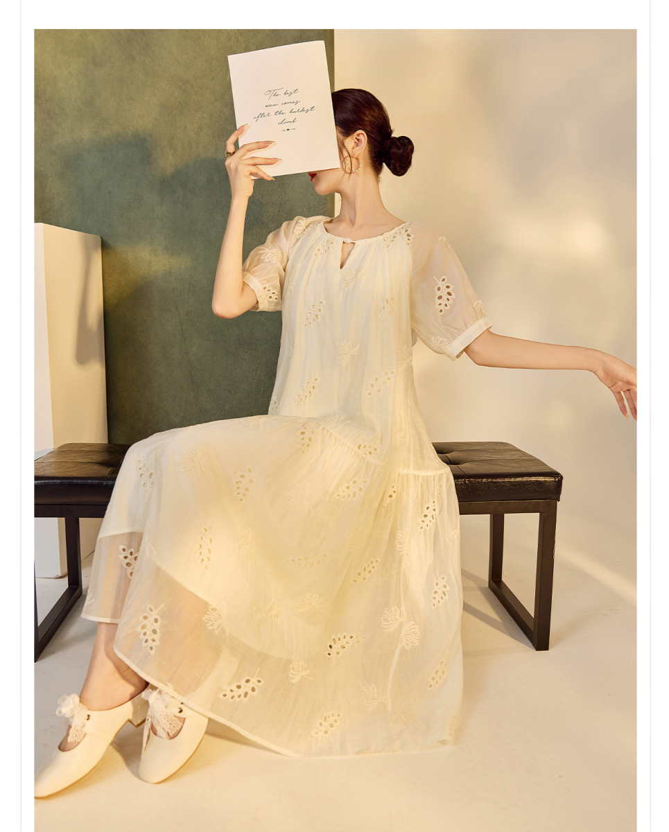 Đầm nữ dáng suông cổ tròn tay ngắn chất tencel mềm mại — Màu mơ sữa (cấp trong ngày), Màu mơ sữa (giao hàng trong 7 ngày)