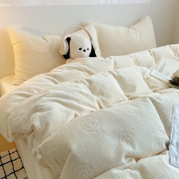 Light luxury padded winter A three-dimensional camellia milk velvet four-piece set full extinction Nantong 4-piece set wholesale group purchase