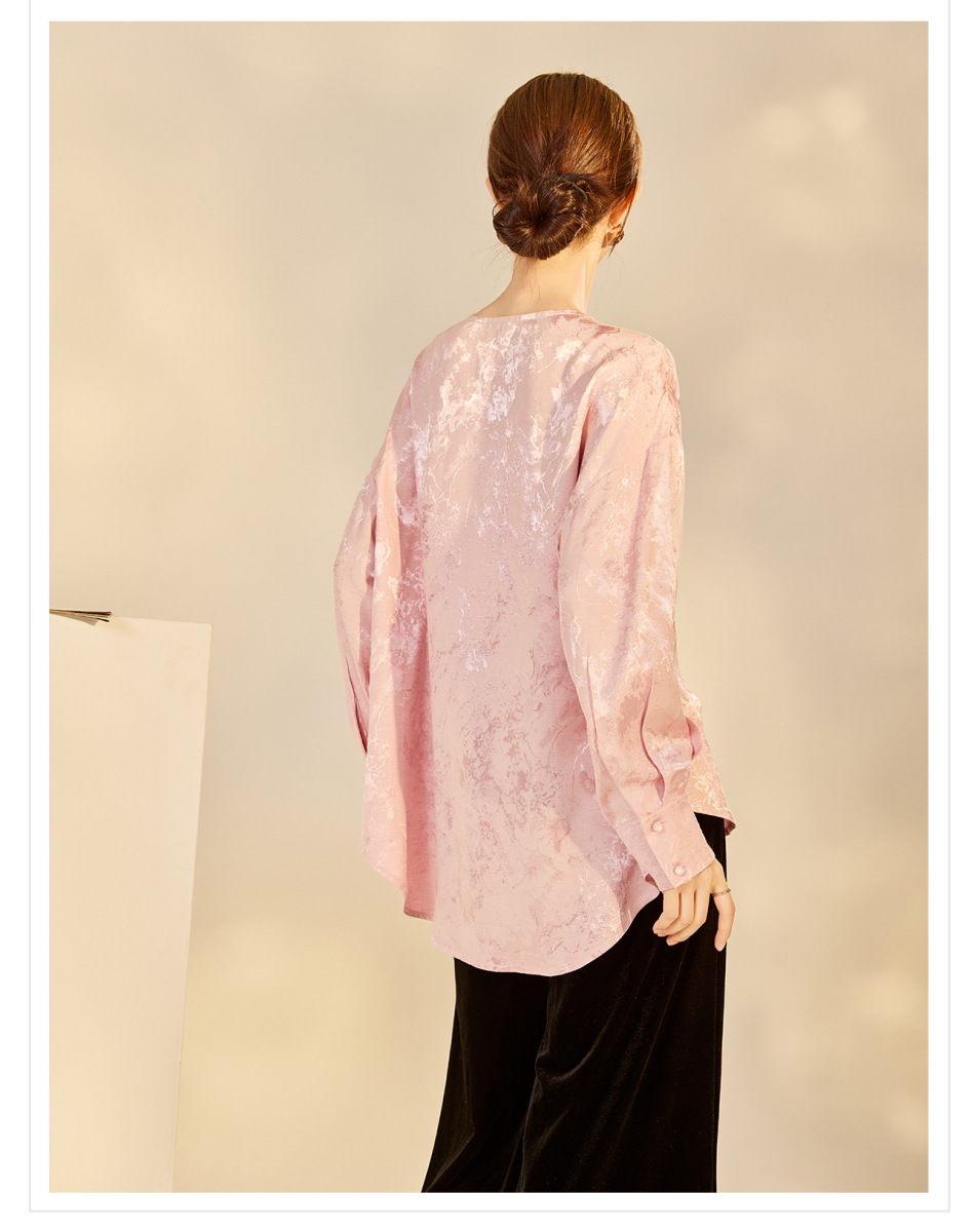 Áo sơ mi nữ dài tay dáng rộng họa tiết hoa dệt jacquard — Hồng đào (giao hàng 7 ngày), Trắng Nguyệt Hoa (giao hàng 7 ngày), Trắng Nguyệt Hoa (Giao hàng trong ngày)