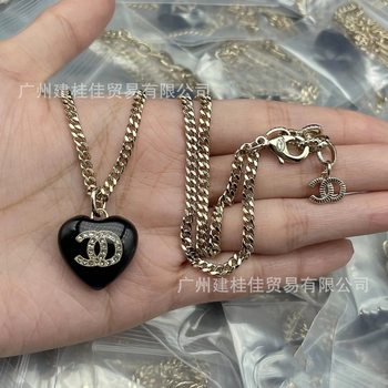 Real shot Xiangjia high quality double C resin spades heart necklace women retro fashion diamond clavicle chain factory outlet