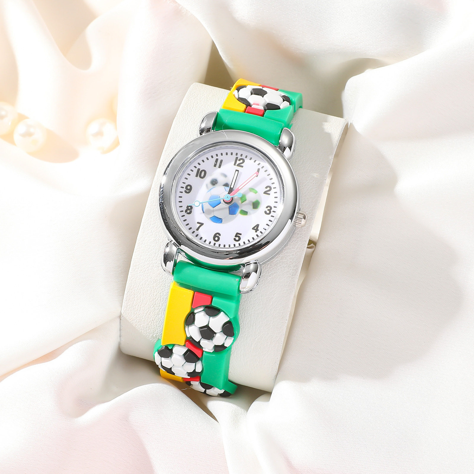 Spot Children's Popular Cartoon Football Silicone Quartz Watch Boy Student Large Dial