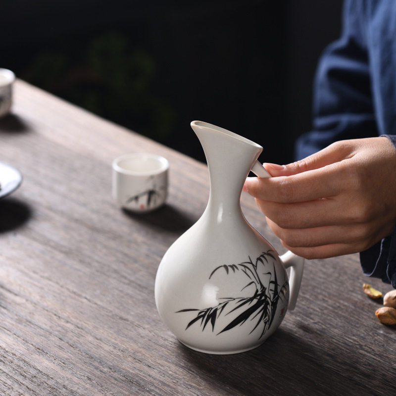 Factory supply ceramic wine set suit a pot of six cups liquor distributor small wine glass customizable LOGO