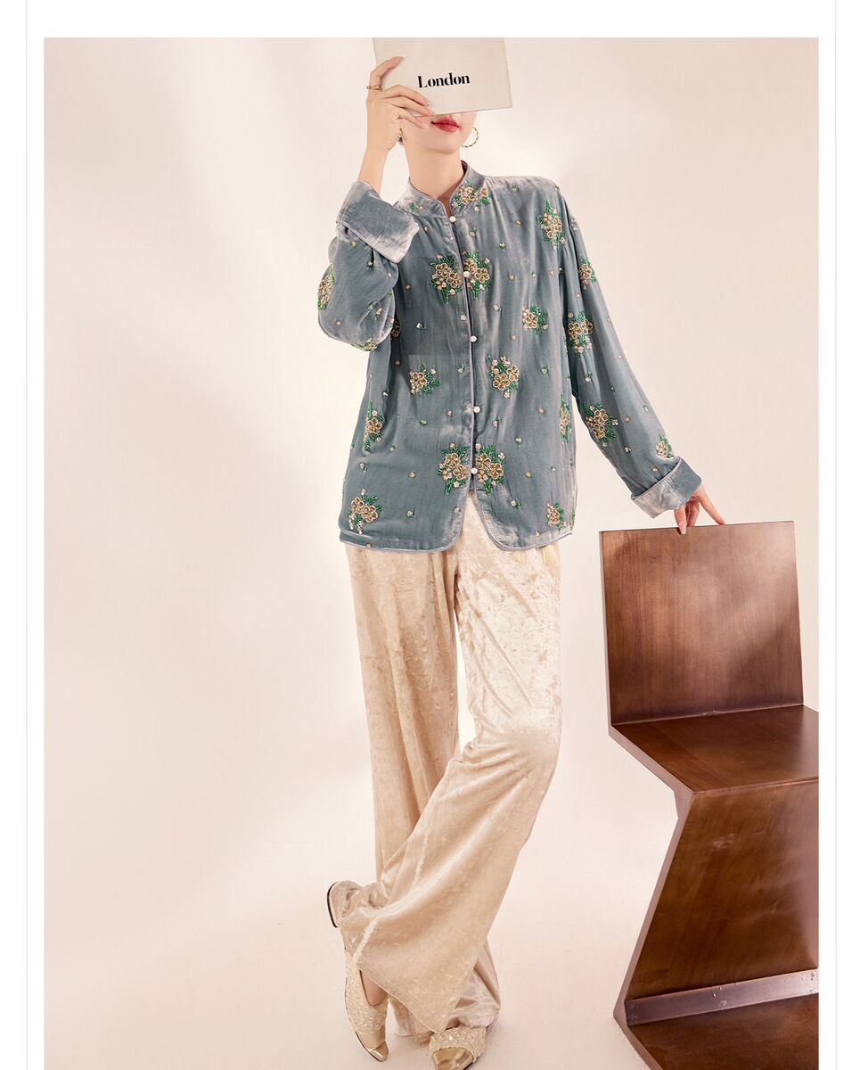 Áo sơ mi nữ lụa tơ tằm cổ đứng cài khuy kiểu cardigan thêu hoa — Dương Tây Đỏ (Giao Hàng Ngay)