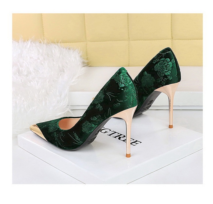 Giày cao gót nữ mũi nhọn nhung dập hoa gót nhọn dự tiệc — 237-30 đen 4cm, 237-30 lạc đà 4cm, 237-30 rượu vang đỏ 4cm, 237-30 xanh 4cm