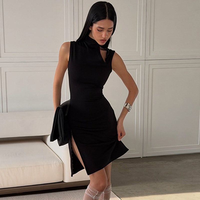 Black Bodycon Mini Skirt Sexy Design Hidden Button Detail Slim Fit Summer Fashion for Parties and Casual Outings