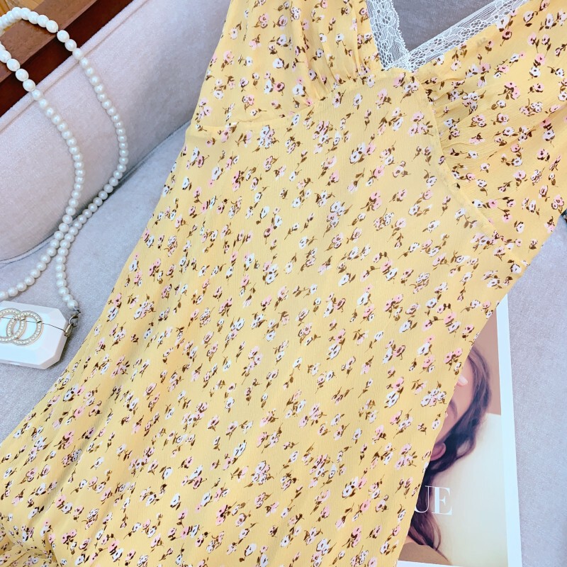 Đầm dây hai quai cổ chữ V họa tiết hoa nhí phong cách thanh lịch đi biển — 【Họa tiết hoa nhí nền đỏ】, 【Họa tiết hoa nhí nền vàng】, 【Họa tiết kẻ caro】