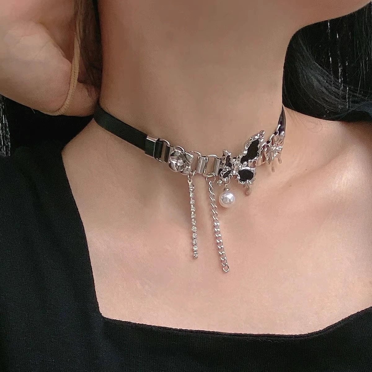Pure desire wind dark butterfly clavicle necklace female niche punk girl rock leather choker collar wholesale