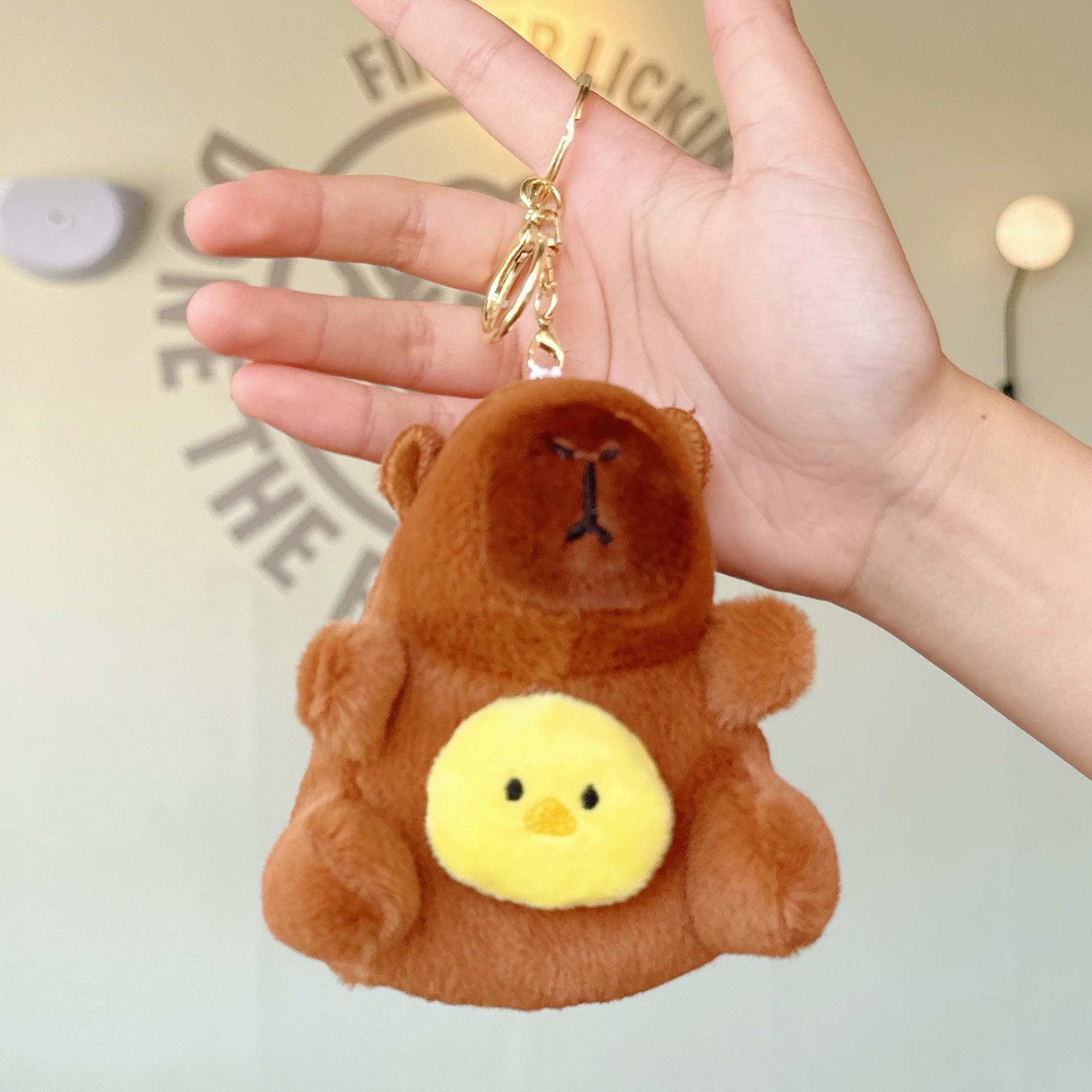 可爱卡皮巴拉公仔水豚鼠毛绒玩具玩偶钥匙扣书包挂件抓机娃娃批发