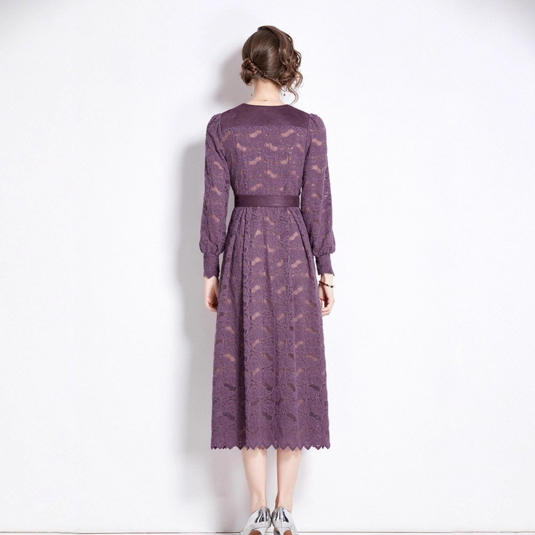 French Elegant V Neck Long Sleeve Velvet Lace Dress High End Slim Fit Flattering Silhouette Autumn Occasion