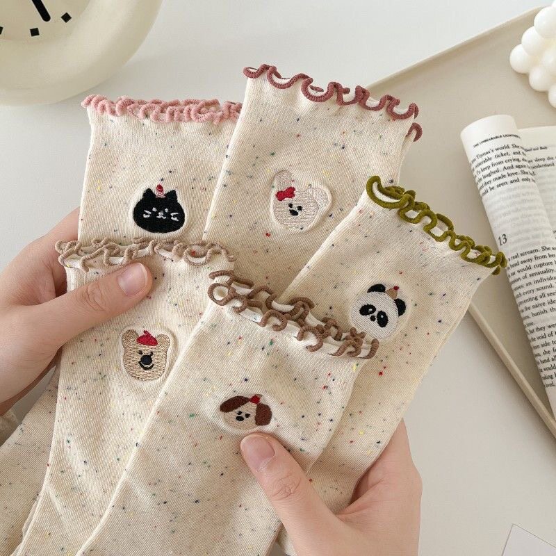 秋冬潮流诸暨袜子女中筒ins潮字母长筒透气百搭运动防臭女士长袜