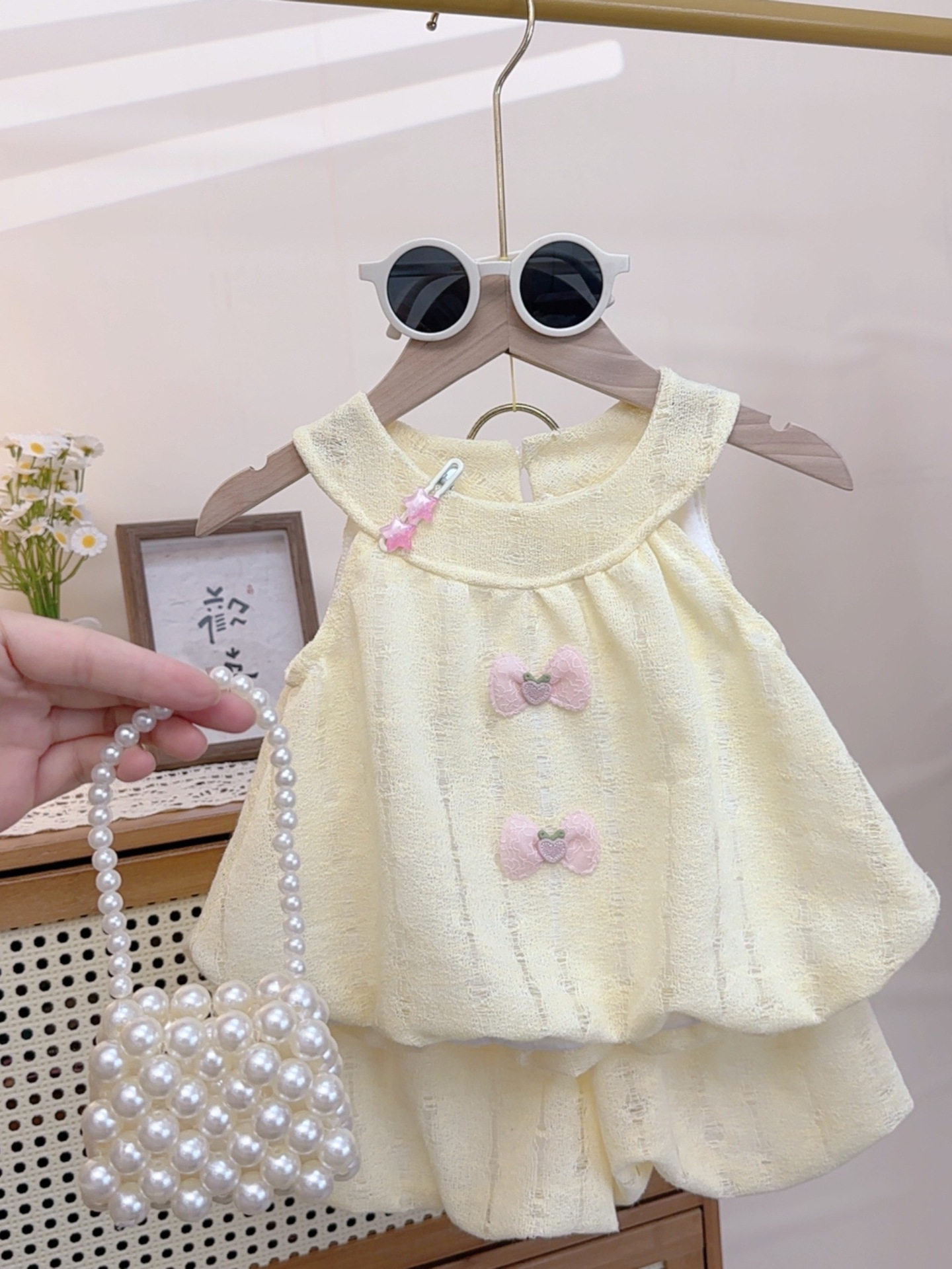 French Retro 3D Butterfly Decor Sleeveless Halter Top, Girls' Summer Designer Skirt Set with Floral Bag