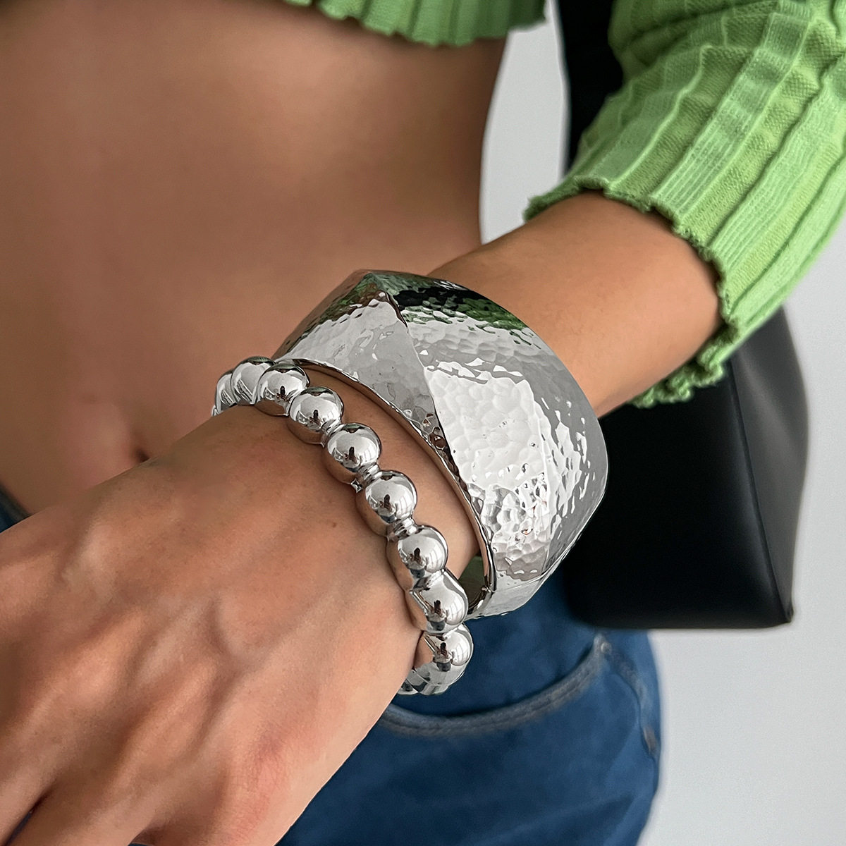 Europe and the United States cross-border jewelry wholesale exaggerated alloy bracelet foreign trade explosions hammer pattern wide face jewelry bracelet Bracelet