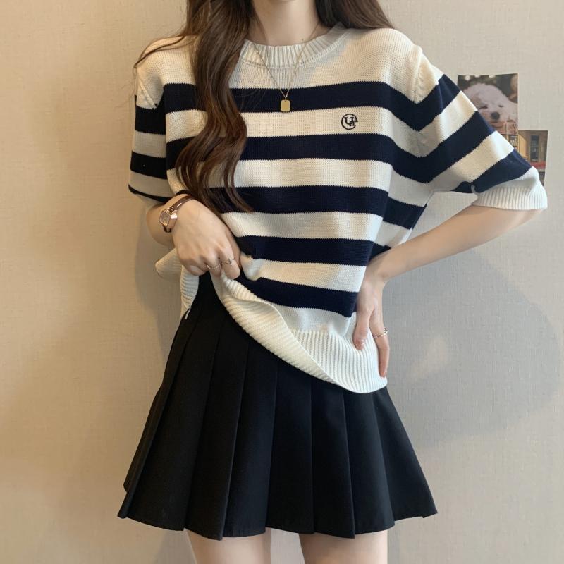 Plus Size Womens Loose Fit Short Sleeve Knit Top Striped Pattern Summer Casual Wear