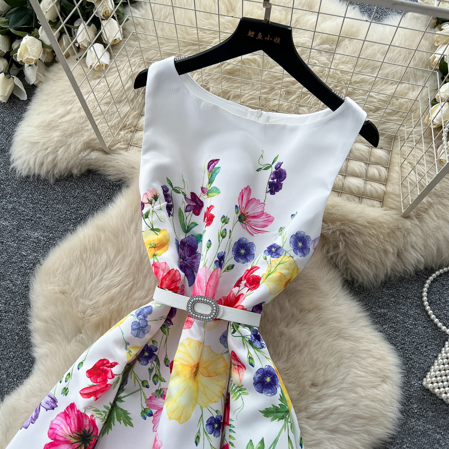 French Style Sleeveless Floral Maxi Dress for Women Waist Defining Flowy Elegant Summer Vacation Wear Wholesale