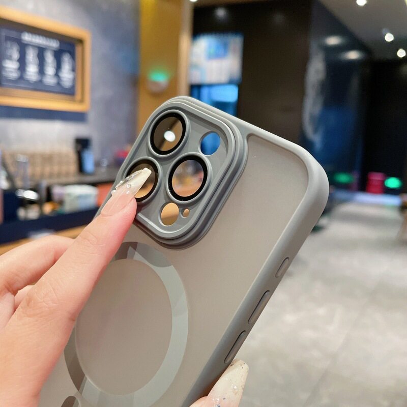 Suitable for Iphone17Pro Yadan Magnetic Phone Case Apple 16E Frosted Skin Feel 15 All-Inclusive Anti-Fall Protective Cover