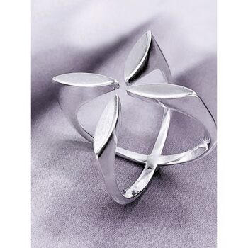 Ariya Creative Leaf Fashion Ring, Feminine and Unique Design, High-End Minimalist Style Ring, Wholesale Available