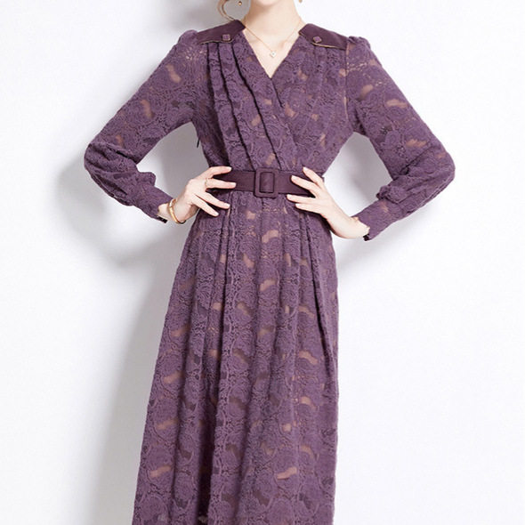 French Elegant V Neck Long Sleeve Velvet Lace Dress High End Slim Fit Flattering Silhouette Autumn Occasion