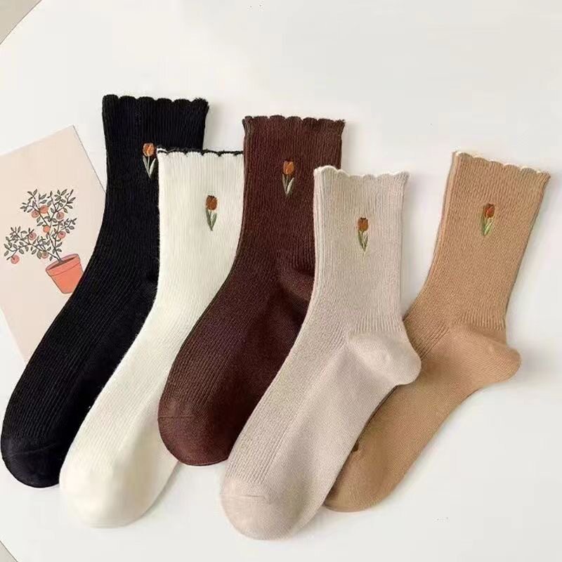 秋冬潮流诸暨袜子女中筒ins潮字母长筒透气百搭运动防臭女士长袜