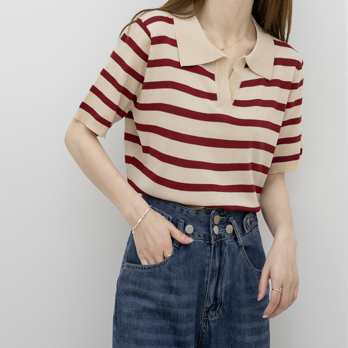 Red Stripe Knitwear Female 2022Summer New polo Collar Loose Show Thin Short Hundred Take Short sleeve T-shirt Jacket  红色条纹针织衫女2022夏新款polo领宽松显瘦短款百搭短袖T恤上衣 Red Stripe Knitwear Female 2022Summer New polo Collar Loose Show Thin Short Hundred Take Short sleeve T-shirt Jacket 