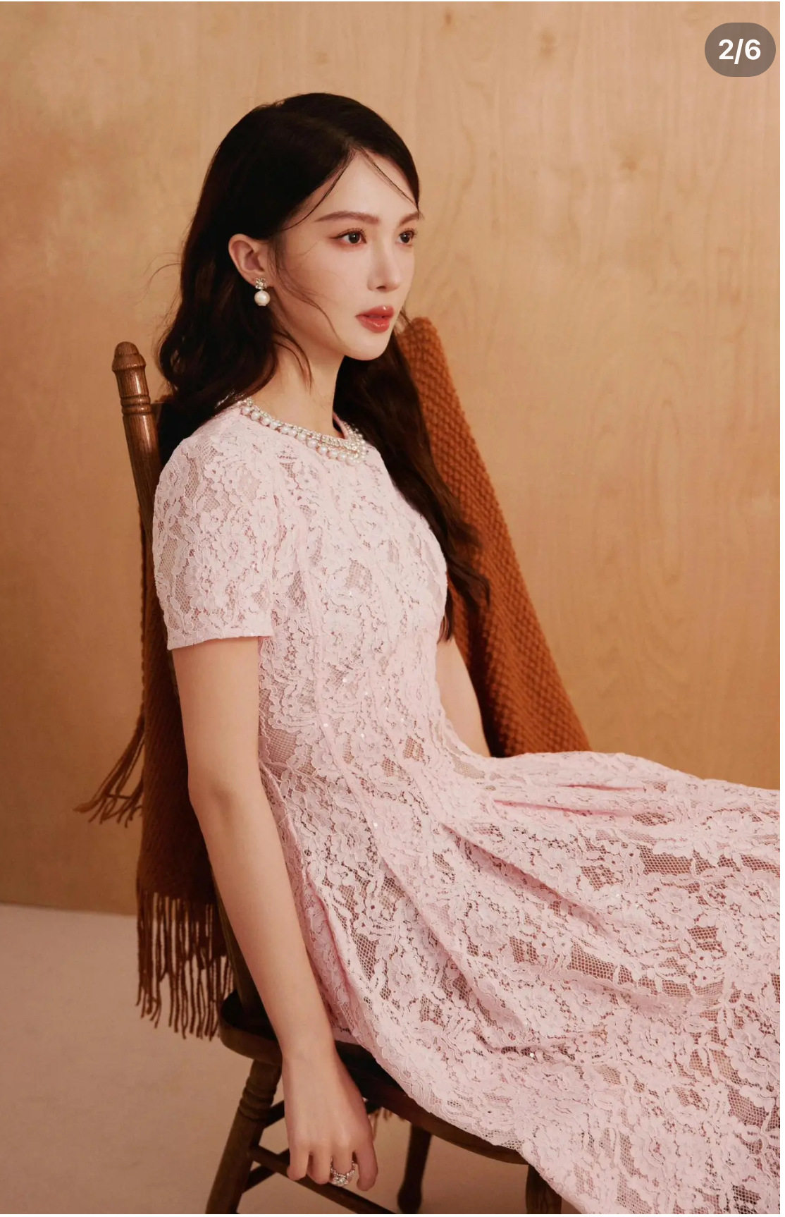 Đầm maxi nữ thắt eo cổ tròn ren hoa 3D tay ngắn midi — Hồng chi tiết 3