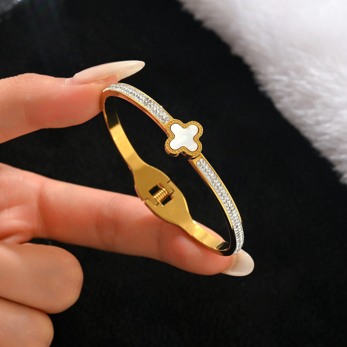 欧美热卖时尚不锈钢金色手镯不易褪色18K不锈钢首饰gold bangles