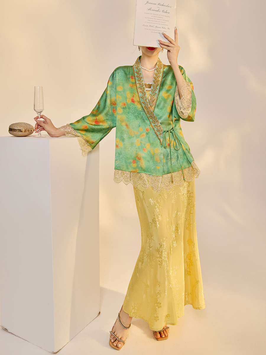 Set áo khoác cardigan thêu hoa kèm đầm hai dây dáng dài nữ — Váy hai dây