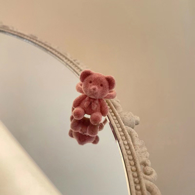 ピンクの熊の植毛指輪