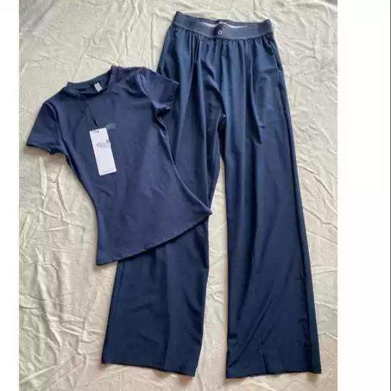 2026 New Model Al Three-Dimensional Silver Logo Short-Sleeve Slim-Fit Casual Round-Neck Exquisite Small Logo Simple Top and Pants
