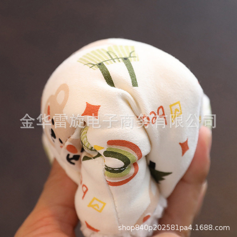 Winter baby shoes and socks 0-1 years old 3-6-9 months baby boys and girls fleece-lined thickened soft sole foot cover newborn cotton shoes 10