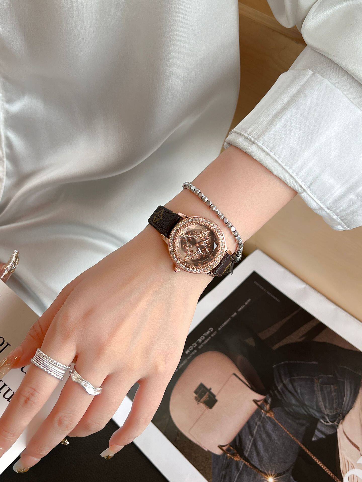 O1CN01dSrGzb1riAJP1bKlW !!2218159085664 0 cib