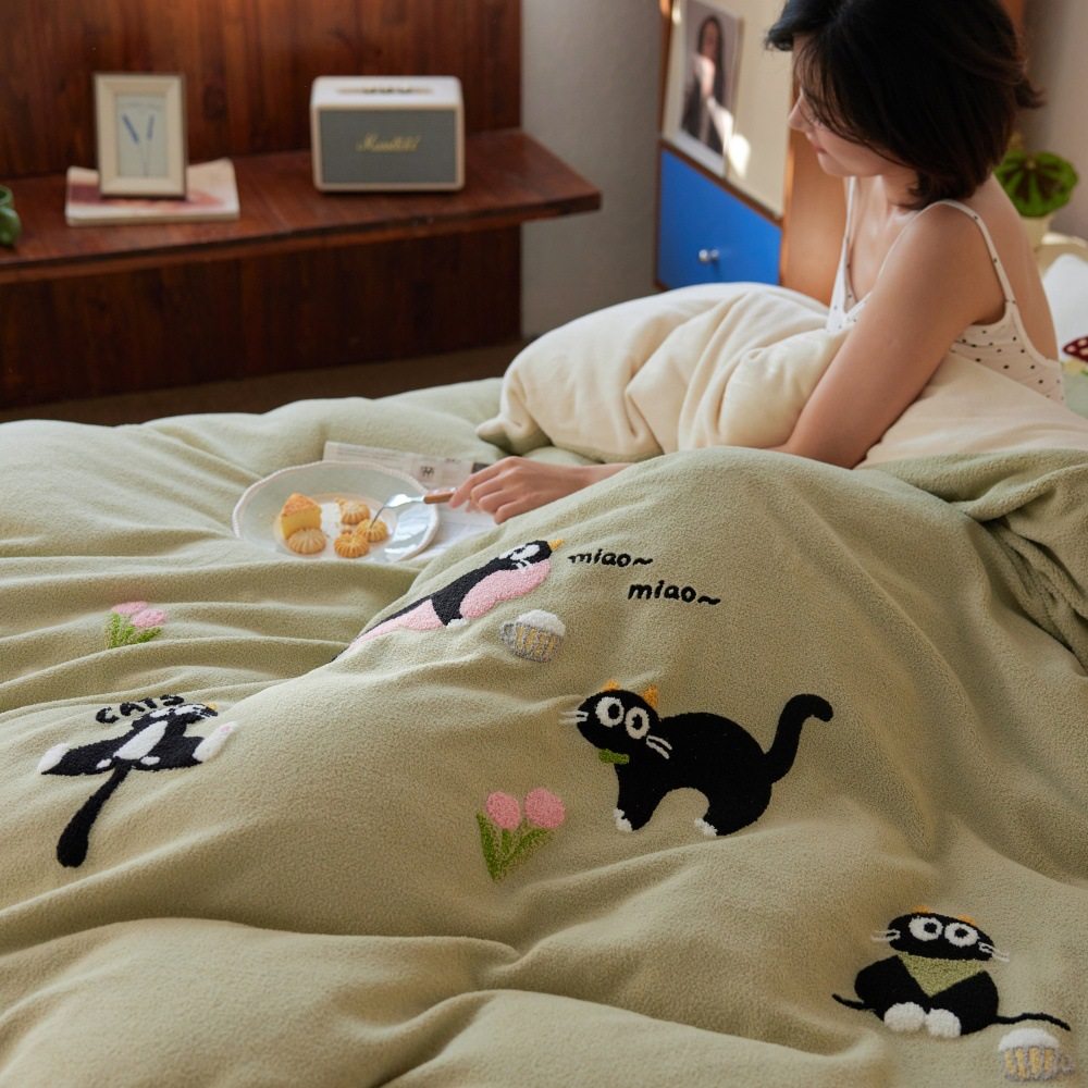 High-End Cartoon Style Infant-Grade Thickeneded Milk Velvet Four-Piece Set, Cute Towel Embroidered Three-Piece Set, Kidsren's Bedding