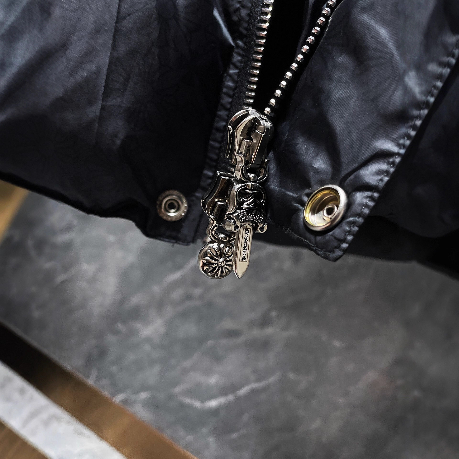 Chrome Hearts New Autumn and Winter Cross Dark Pattern Casual Series Warm and Cold-Proof down for Men and Women