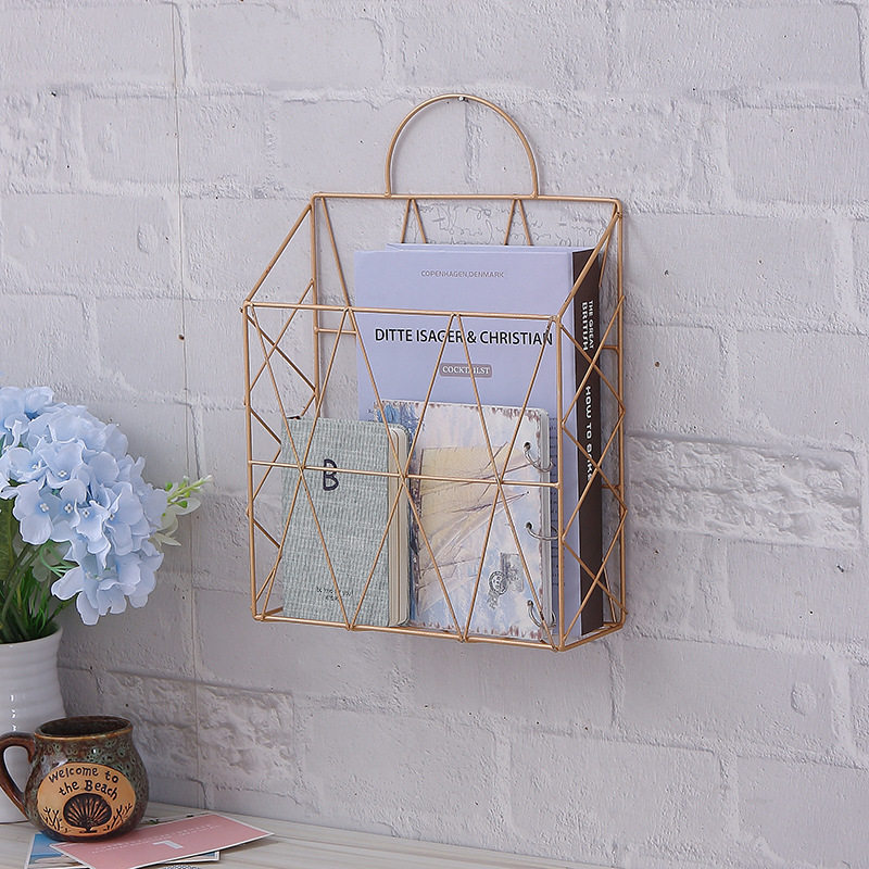 批发ins铁艺挂墙墙面卧室书架书报架儿童绘本架墙上展示架杂志架