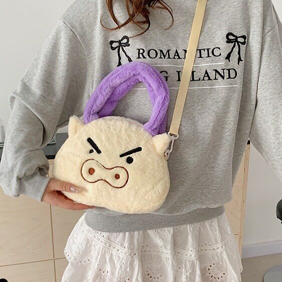 小さな丸い斜めの豚