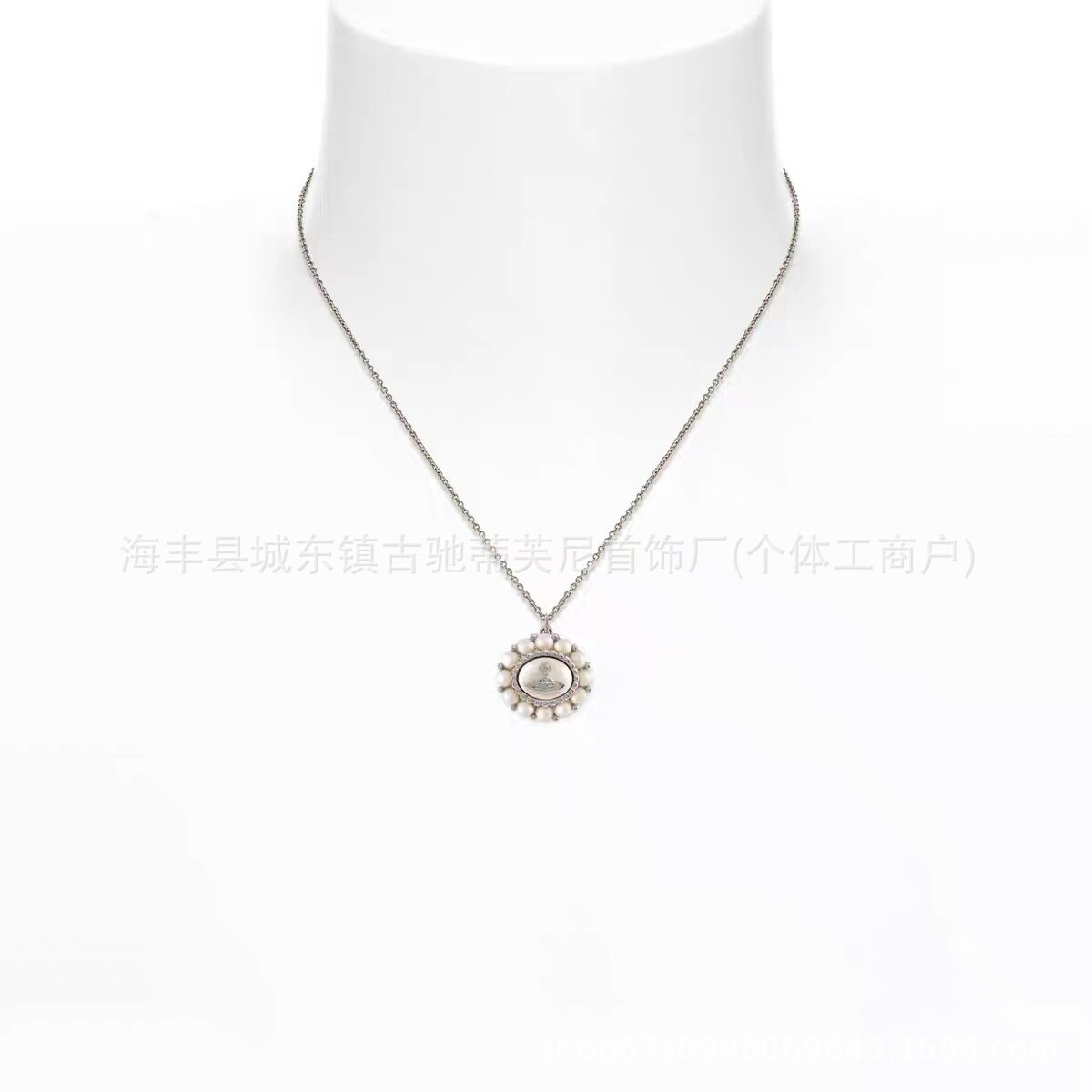 シルバーネックレス