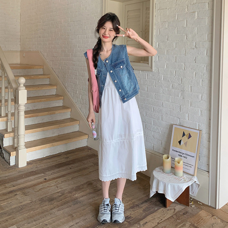 Set Áo Gile Jean và Váy Hai Dây Cotton dáng chữ A Màu Trắng